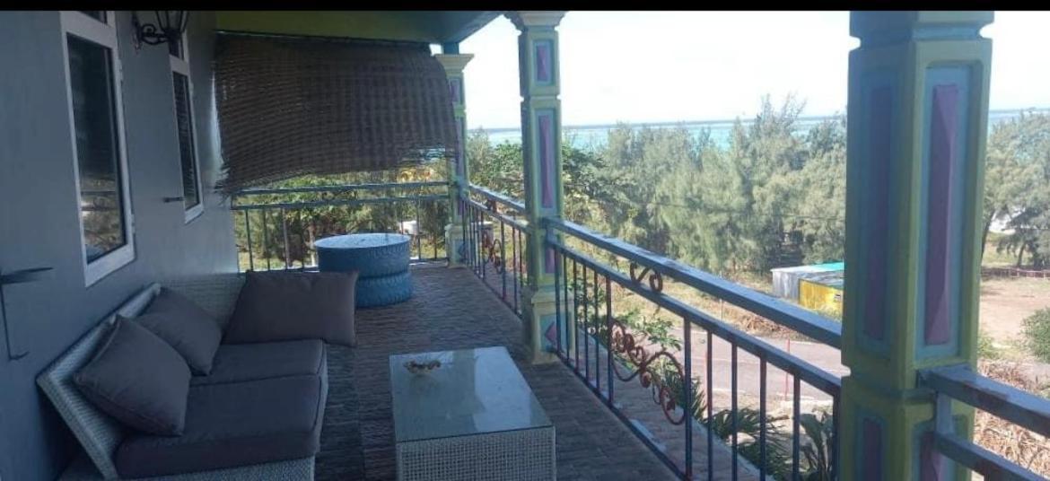 Tilapasse Resto & Guest House Port South East Exterior photo