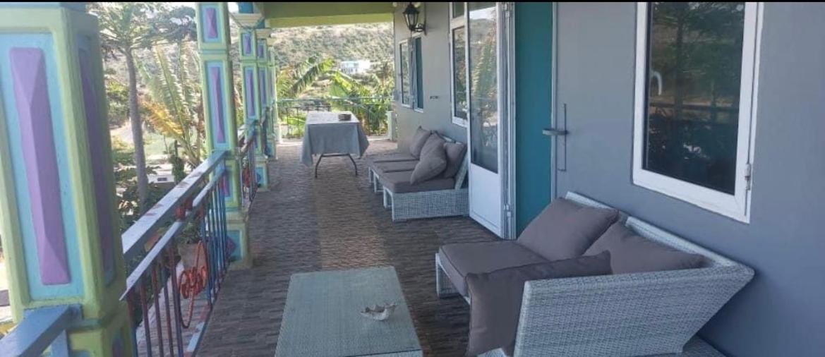 Tilapasse Resto & Guest House Port South East Exterior photo