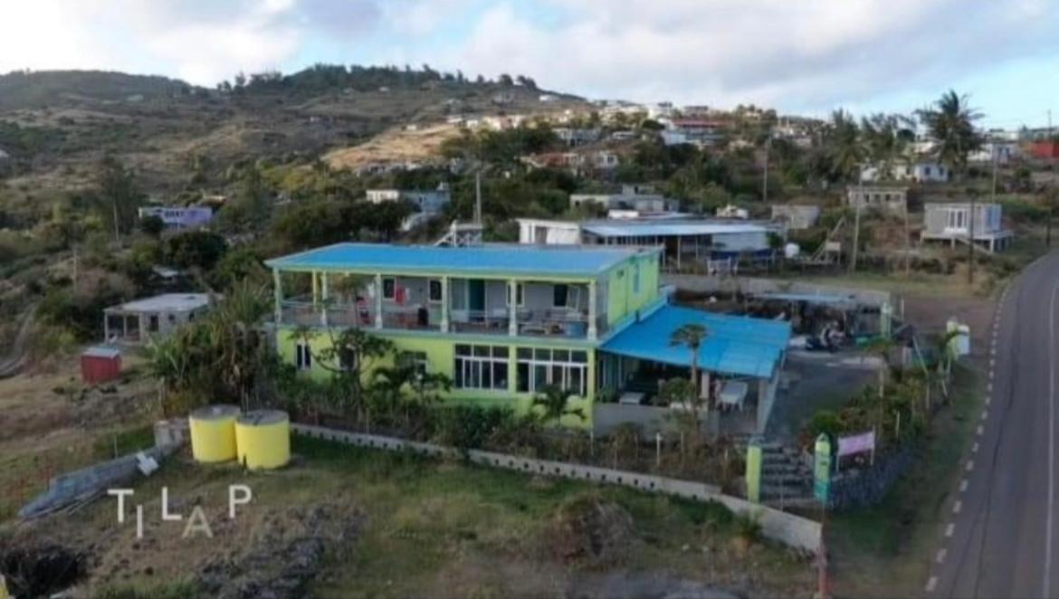 Tilapasse Resto & Guest House Port South East Exterior photo